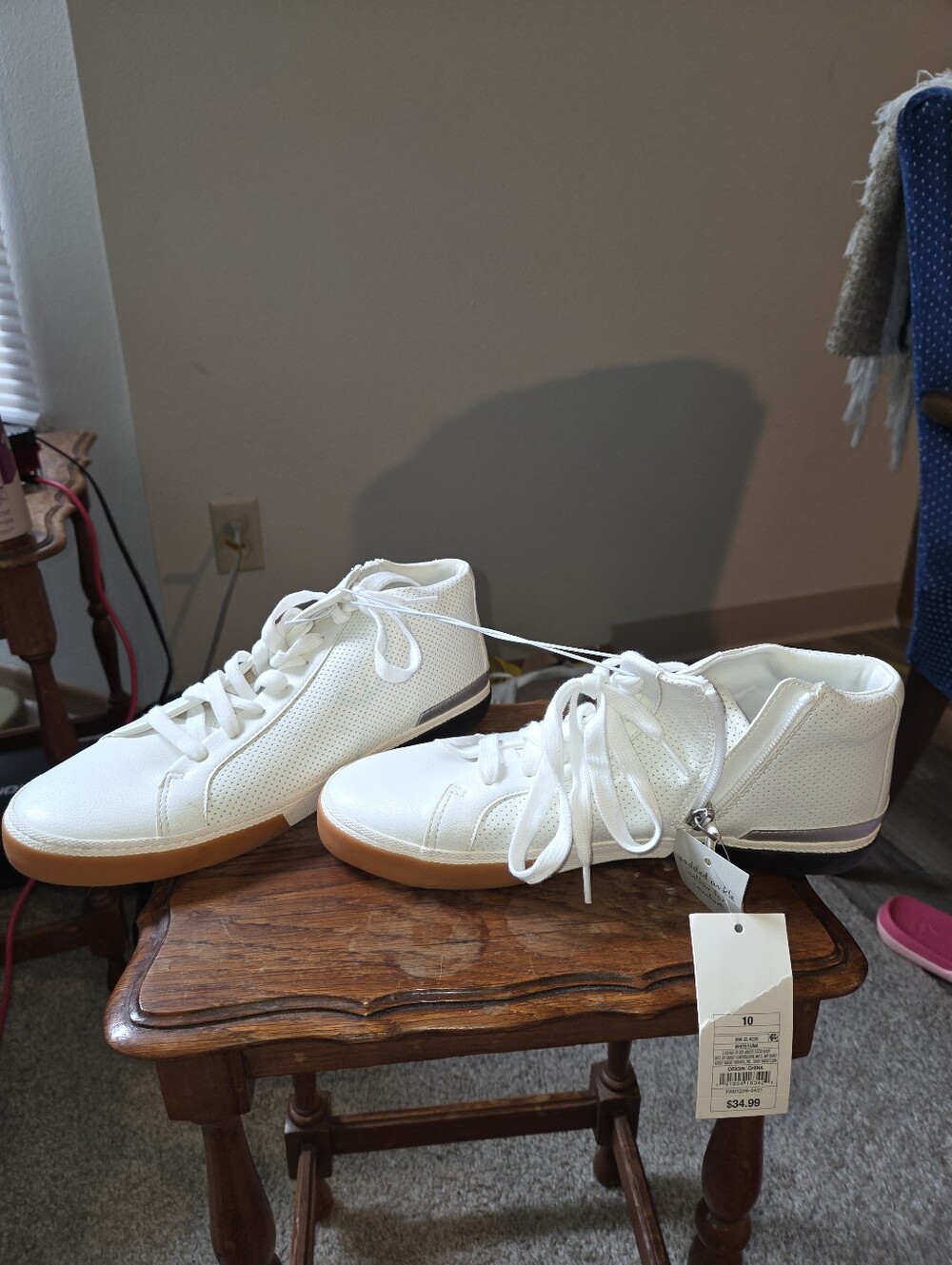 White Low Top Sneaker